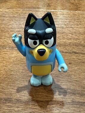 Bluey Figure - Bandit dad
